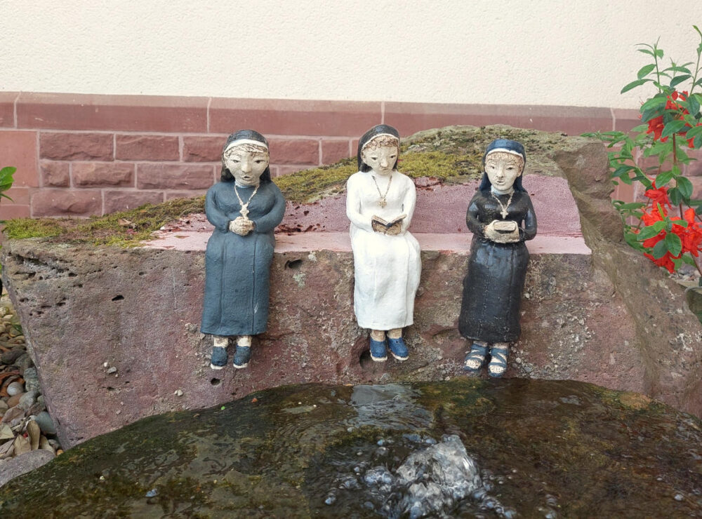 Tonfiguren Schwester Gabrielle