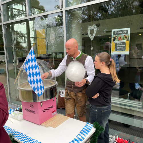 Oktoberfest Zuckerwatte 2023 scaled